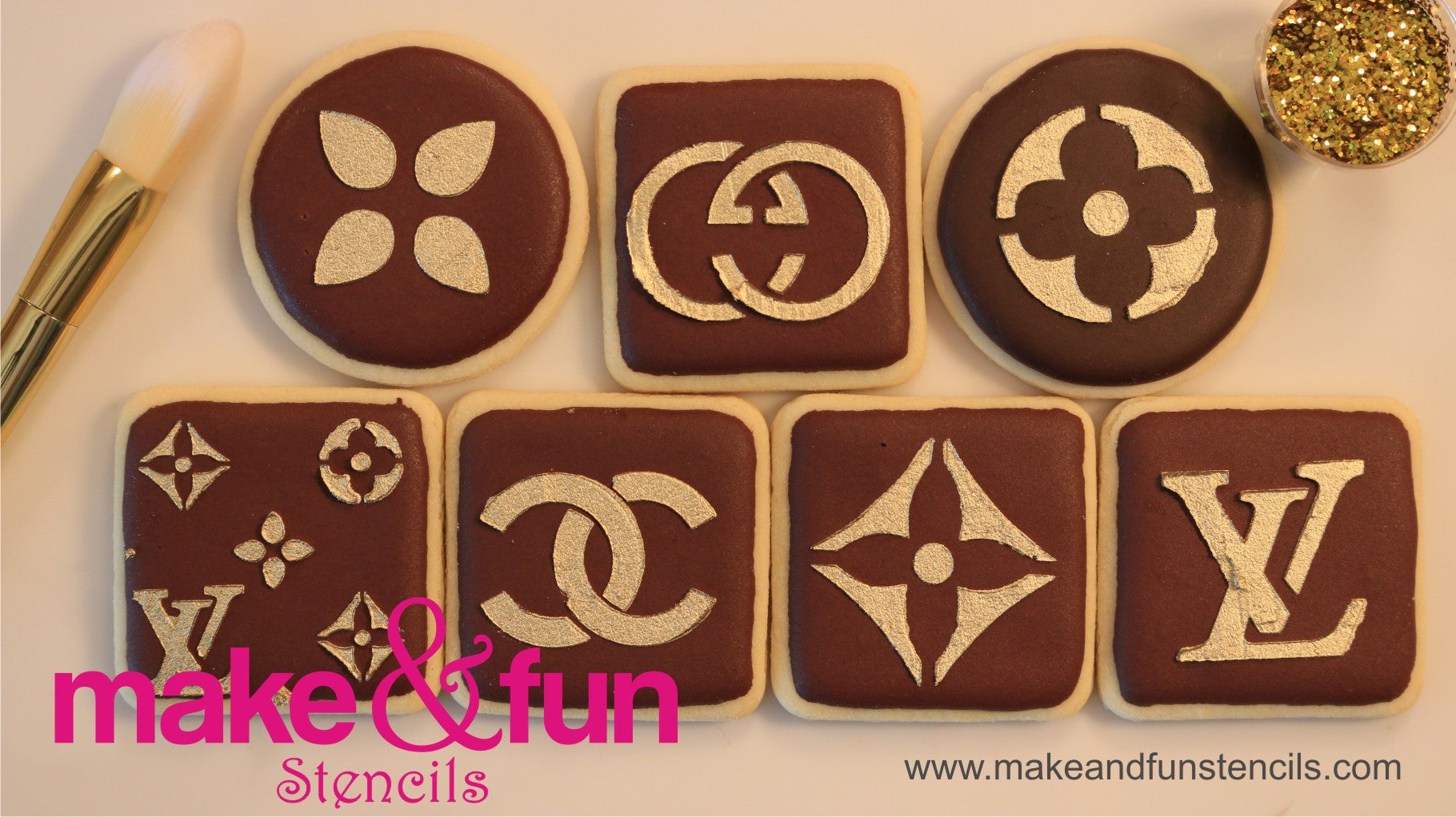 Designer logo Stencil for chocolate covered Oreos|Kuchen Schablonen, Airbrush und Royal Icing